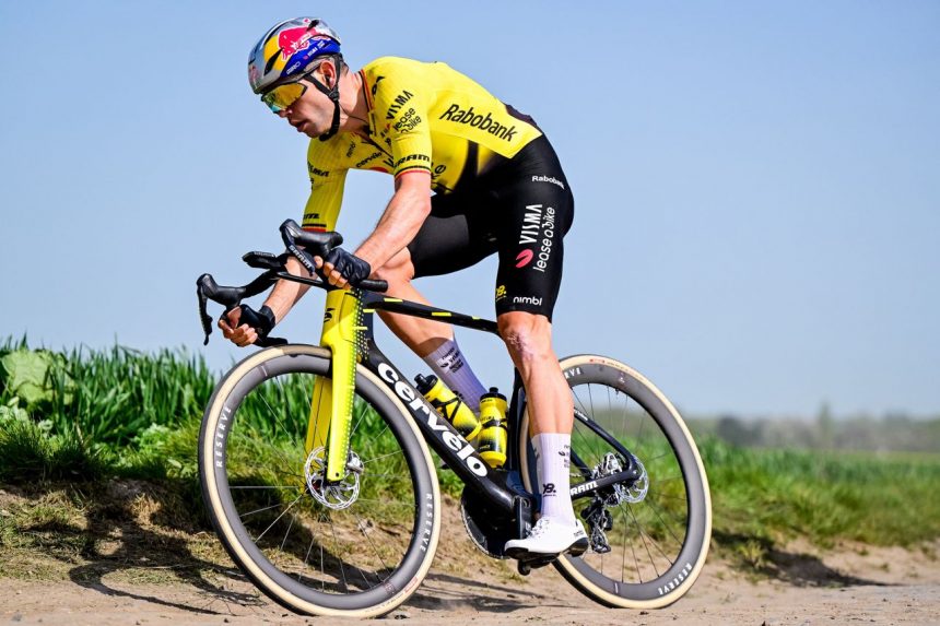 ‘A proper immunity booster’ – Wout van Aert puts in huge Strava gravel ride with Visma-Lease a Bike teammates