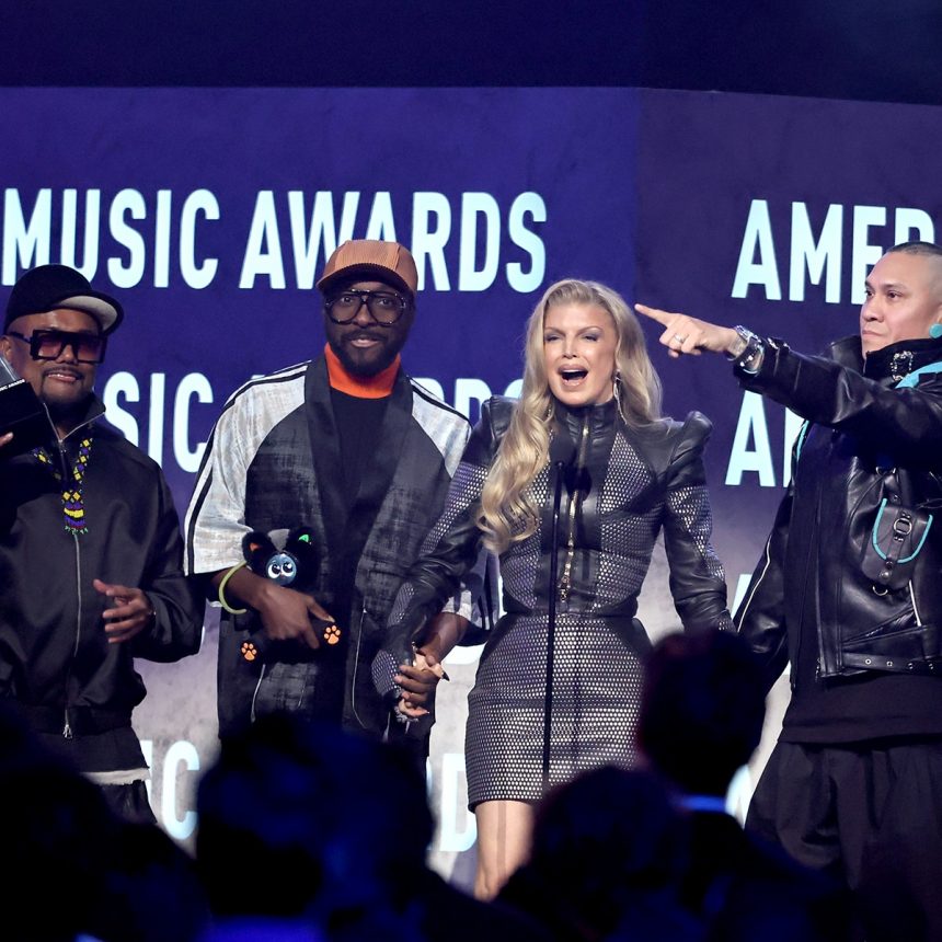 Emotional Fergie Reunites With Black Eyed Peas “Brothers” at AMAs 2026