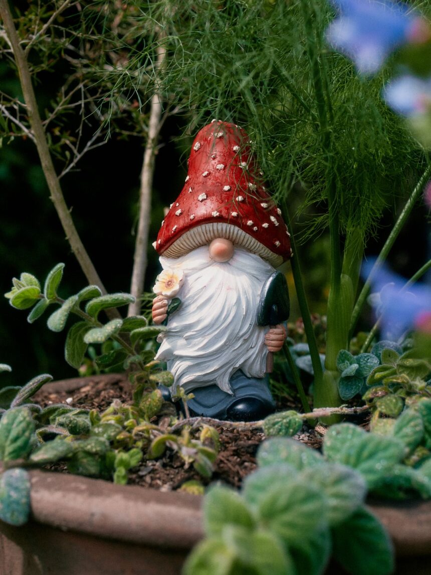 Gnome More Rules: A Day at Chelsea Flower Show With the Unbanned Garden Gnomes