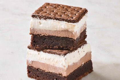 “Frozen Mississippi Mud Bars” Are the Coolest Dessert of Summer